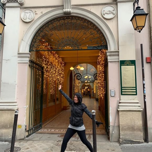 Meet your Posher, Vivian - Picture 1 of 1